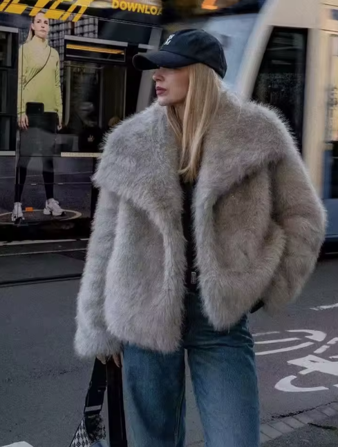 Faye Cropped Fluffy Jacket